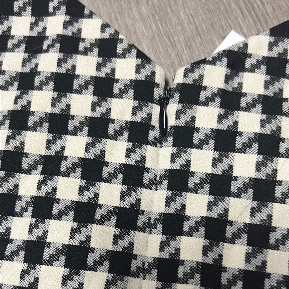 NWT Ann Taylor Black & White Houndstooth V-Neck Mini Dress, Size 10 - Picture 7 of 9